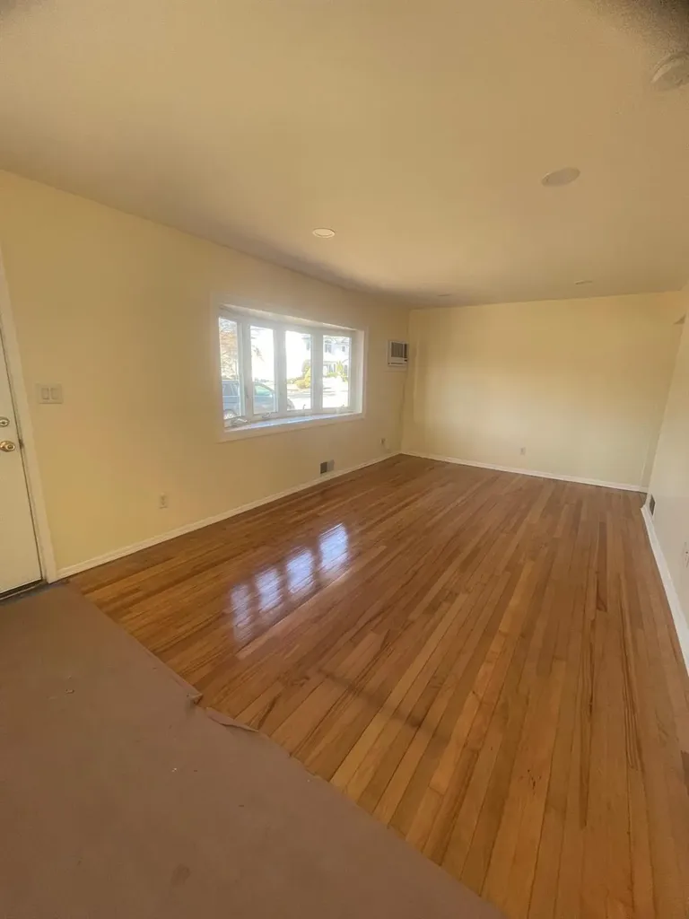 198 N 2nd Street Bethpage NY 11714