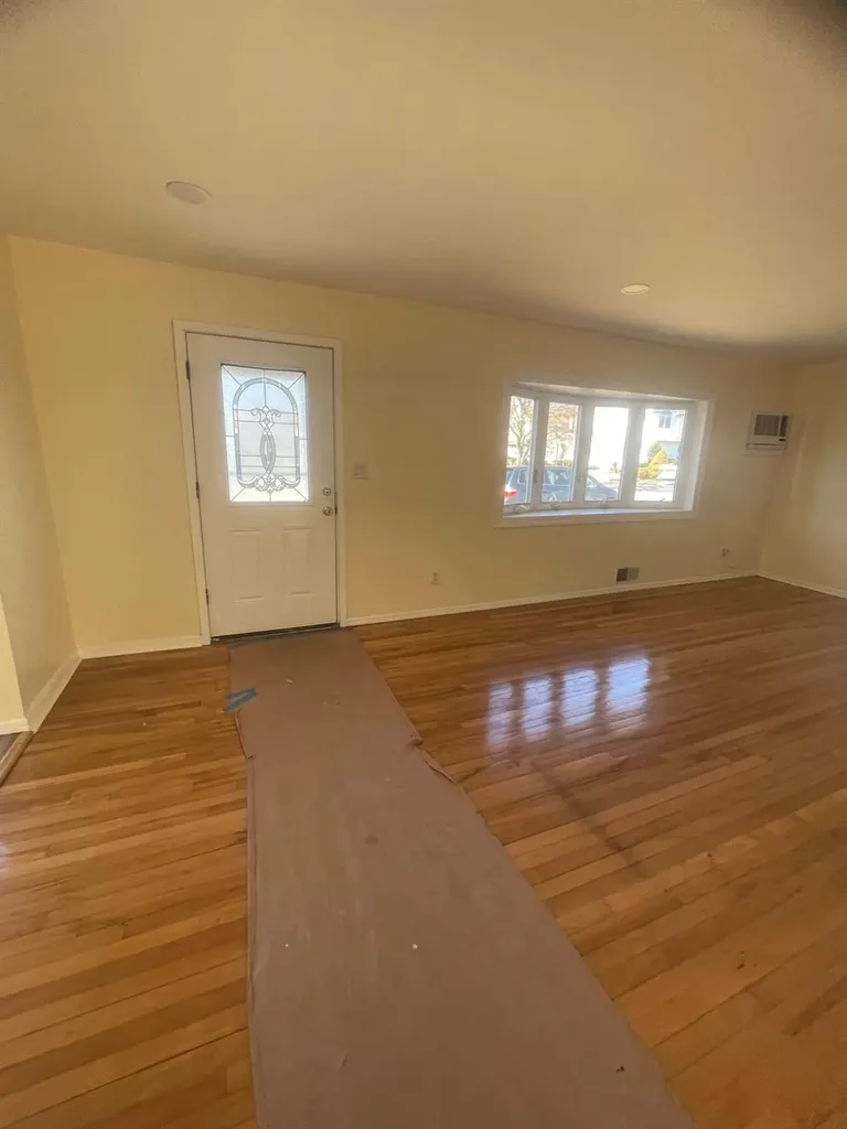 198 N 2nd Street Bethpage NY 11714