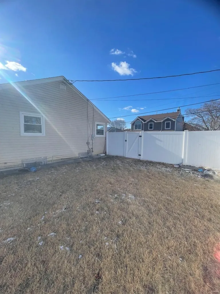 198 N 2nd Street Bethpage NY 11714