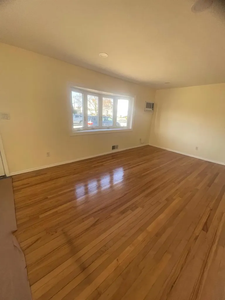 198 N 2nd Street Bethpage NY 11714