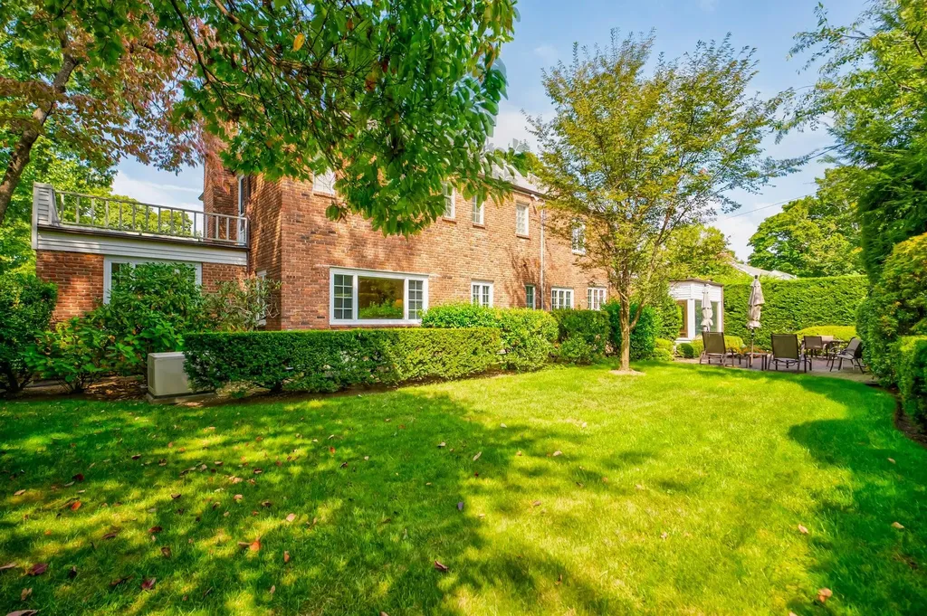 37 South Drive Great Neck NY 11021
