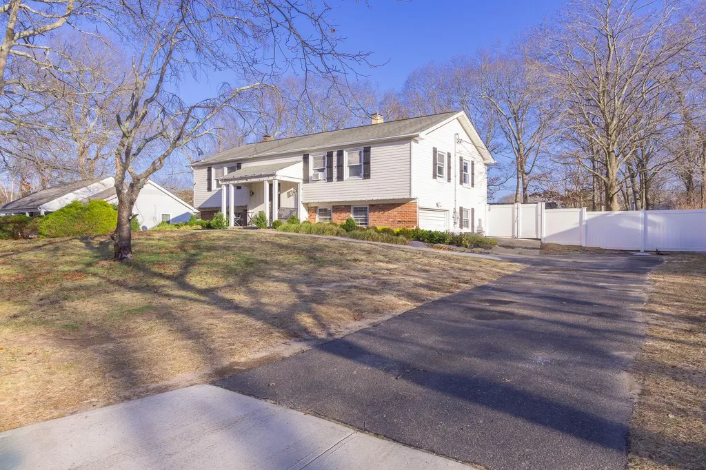 41 Wedgewood Drive Brookhaven NY 11727