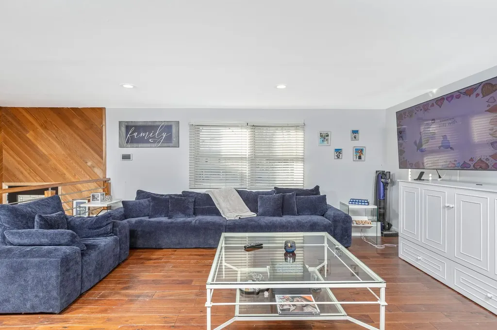 41 Wedgewood Drive Coram NY 11727