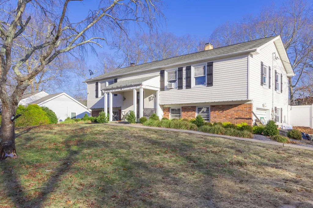41 Wedgewood Drive Coram NY 11727