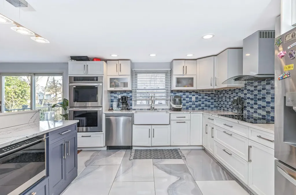 41 Wedgewood Drive Coram NY 11727