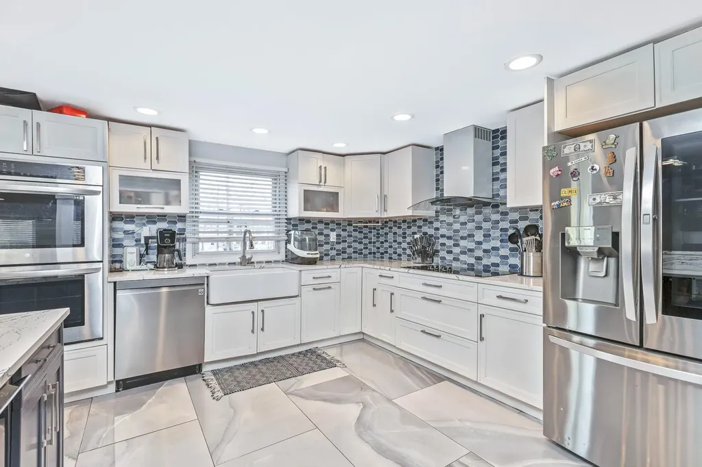41 Wedgewood Drive Coram NY 11727