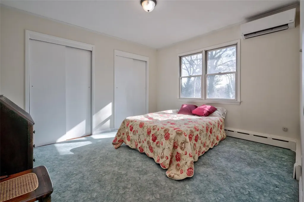 19 Hewitt Drive Northport NY 11768