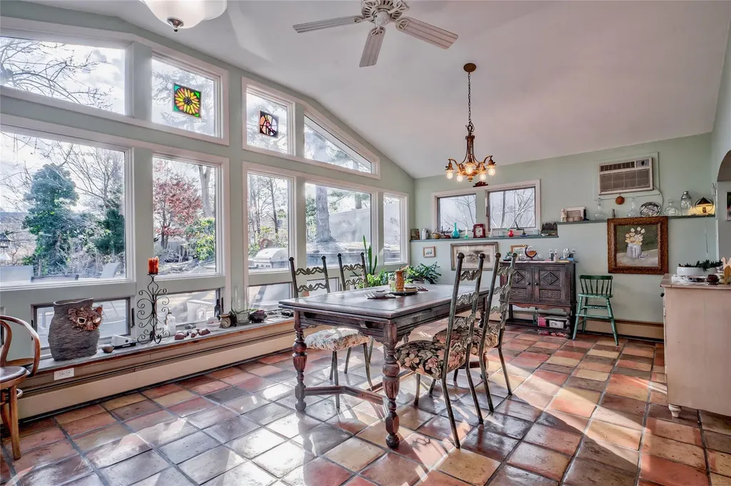 19 Hewitt Drive Northport NY 11768