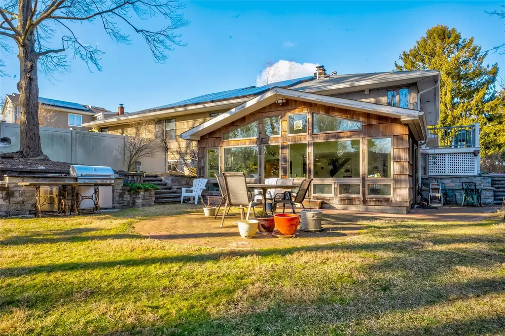 19 Hewitt Drive Northport NY 11768