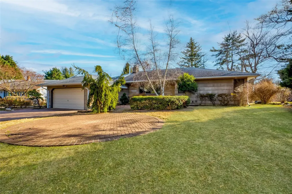 19 Hewitt Drive Northport NY 11768