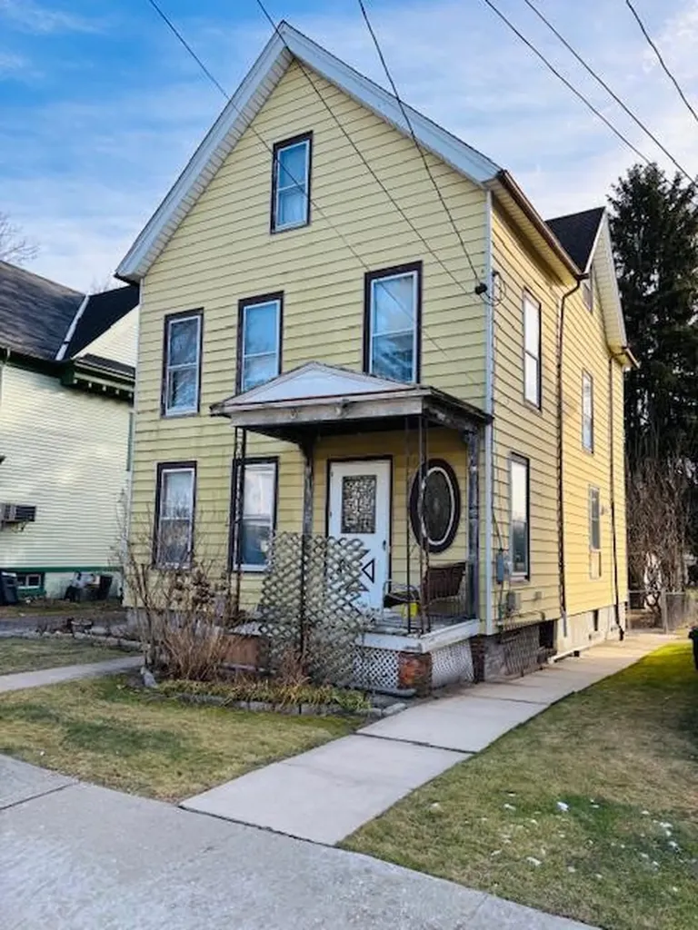21 Dean Place Poughkeepsie NY 12601