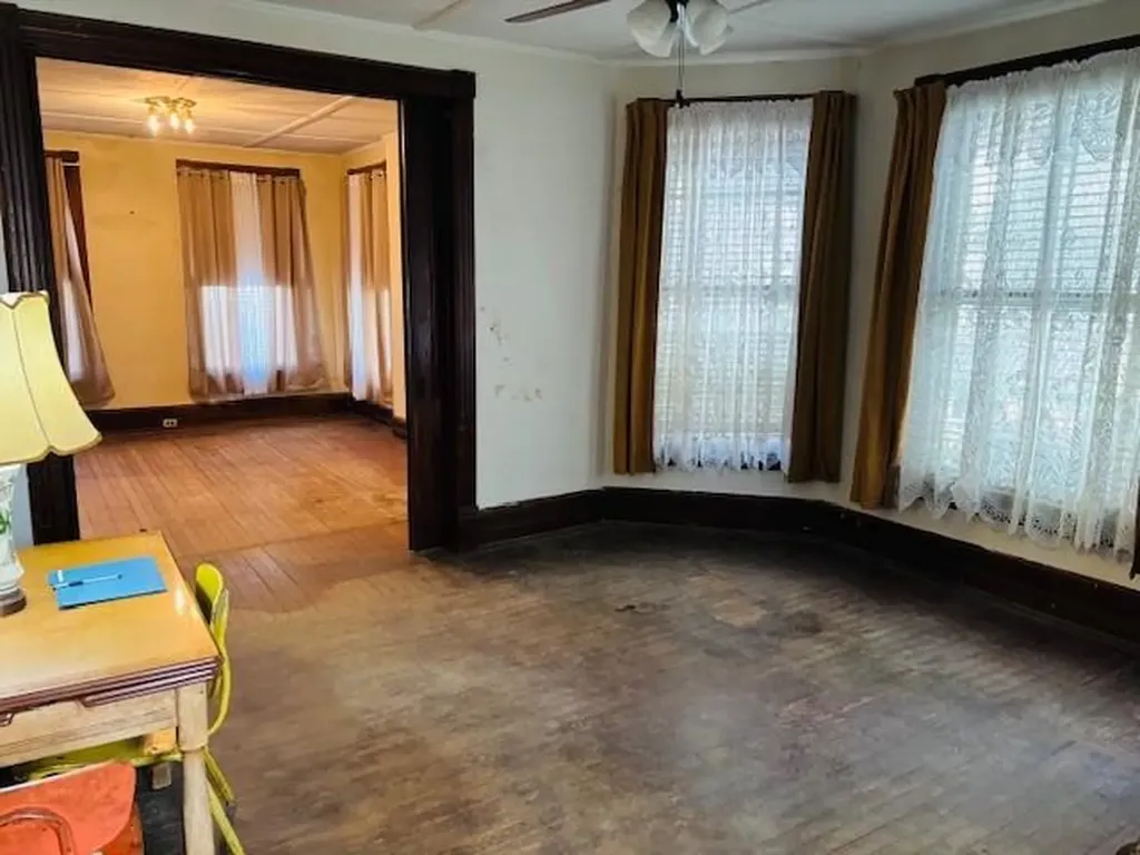 21 Dean Place Poughkeepsie NY 12601