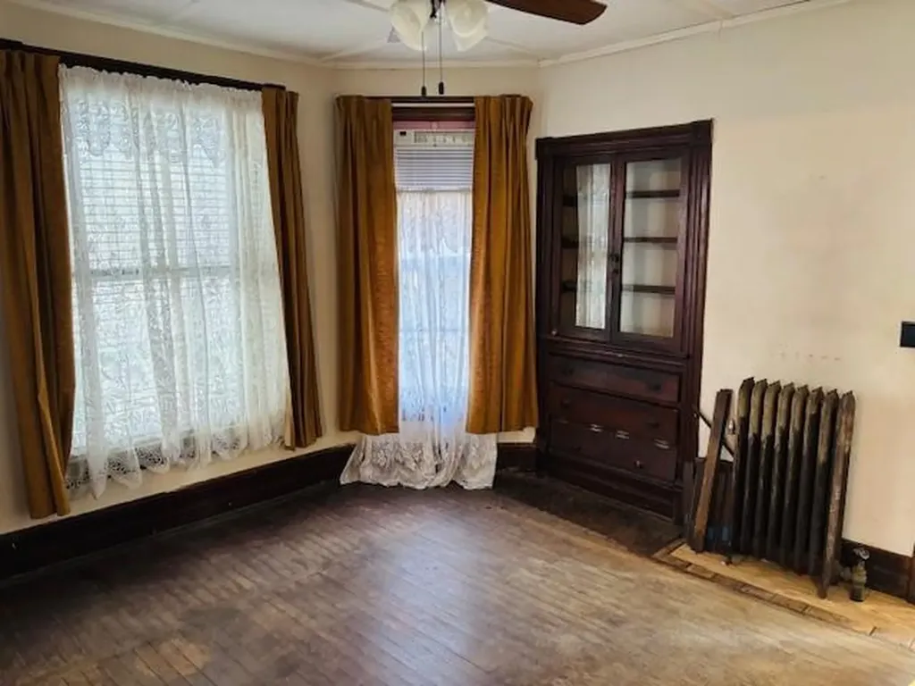 21 Dean Place Poughkeepsie NY 12601