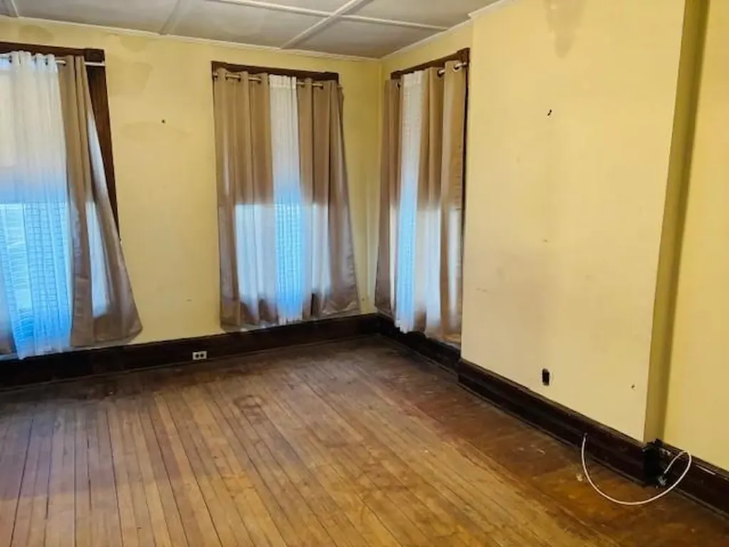 21 Dean Place Poughkeepsie NY 12601