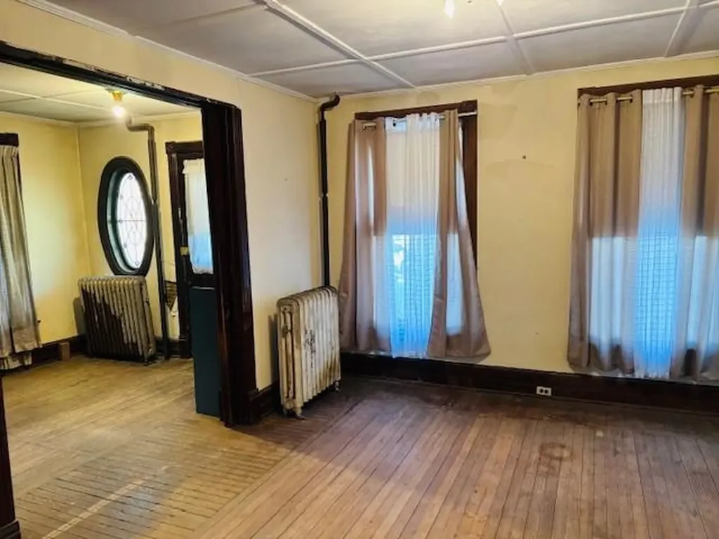 21 Dean Place Poughkeepsie NY 12601