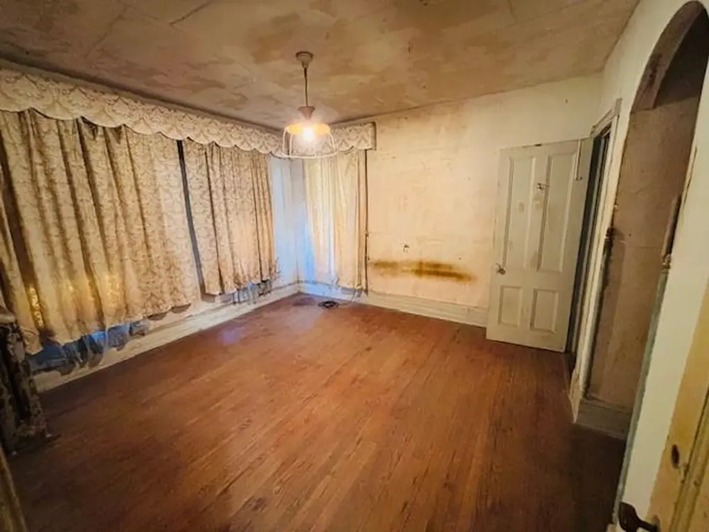 21 Dean Place Poughkeepsie NY 12601