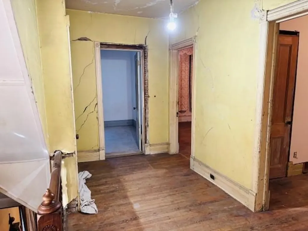 21 Dean Place Poughkeepsie NY 12601