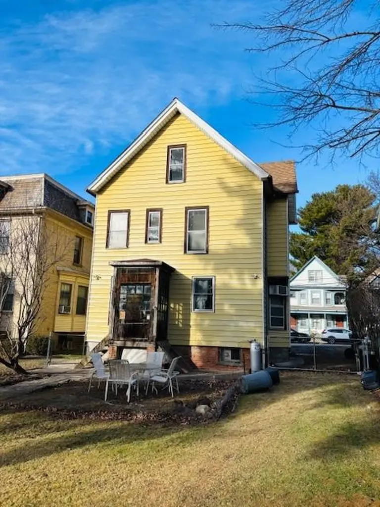21 Dean Place Poughkeepsie NY 12601