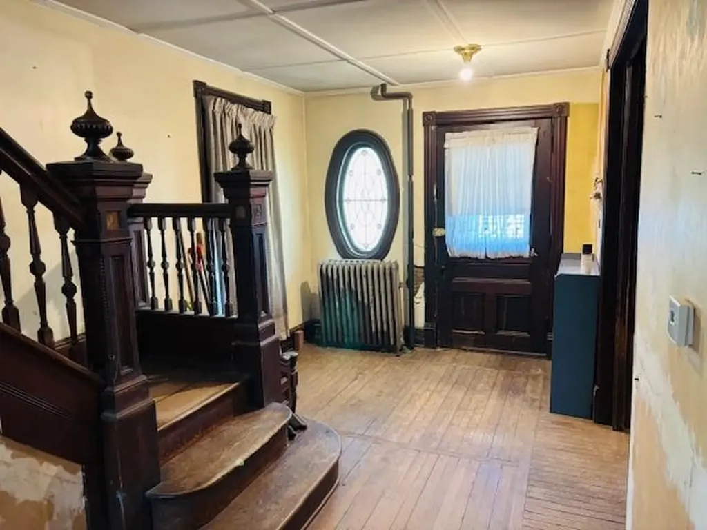 21 Dean Place Poughkeepsie NY 12601