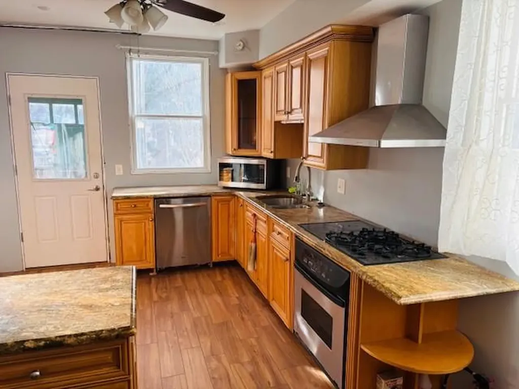 21 Dean Place Poughkeepsie NY 12601