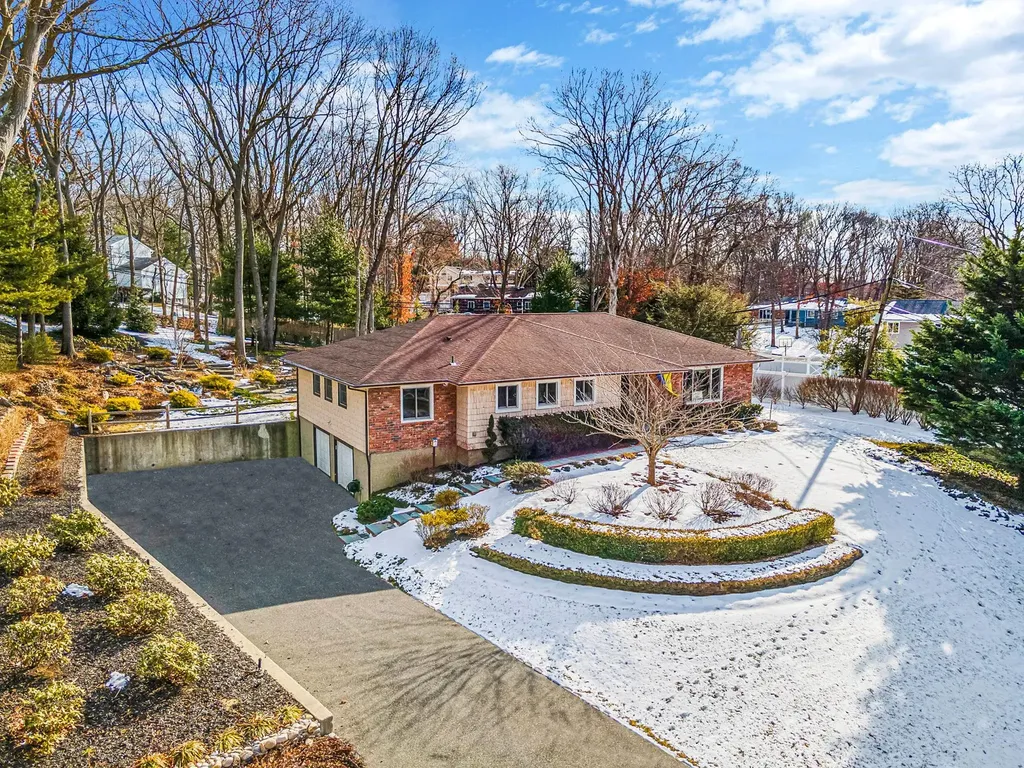 19 Burham Drive Smithtown NY 11787