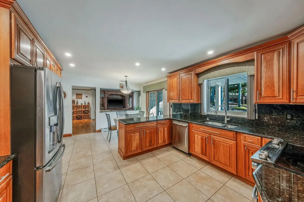 19 Burham Drive Smithtown NY 11787