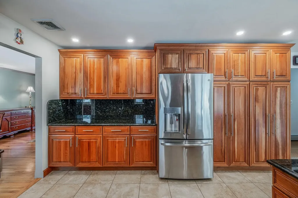 19 Burham Drive Smithtown NY 11787