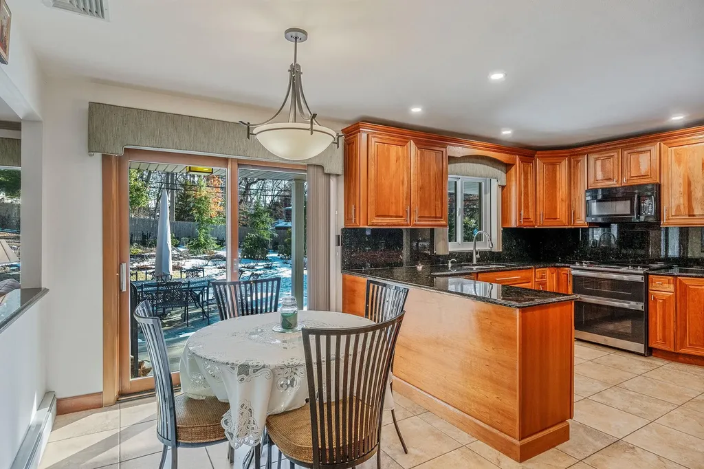 19 Burham Drive Smithtown NY 11787