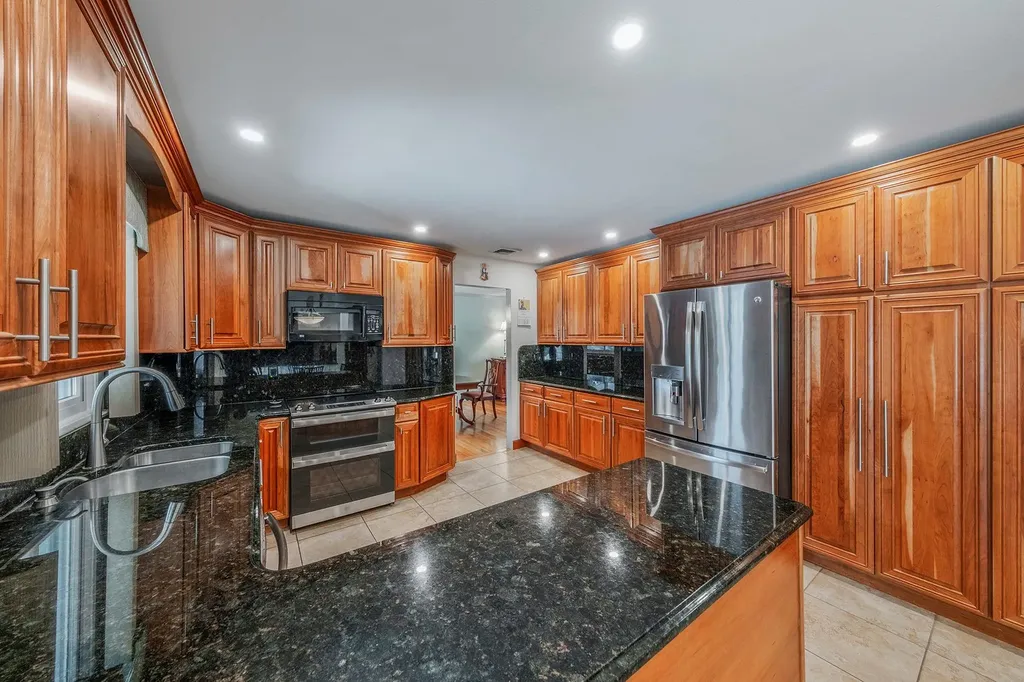 19 Burham Drive Smithtown NY 11787