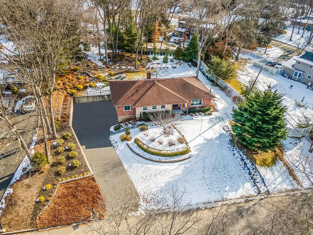 19 Burham Drive Smithtown NY 11787