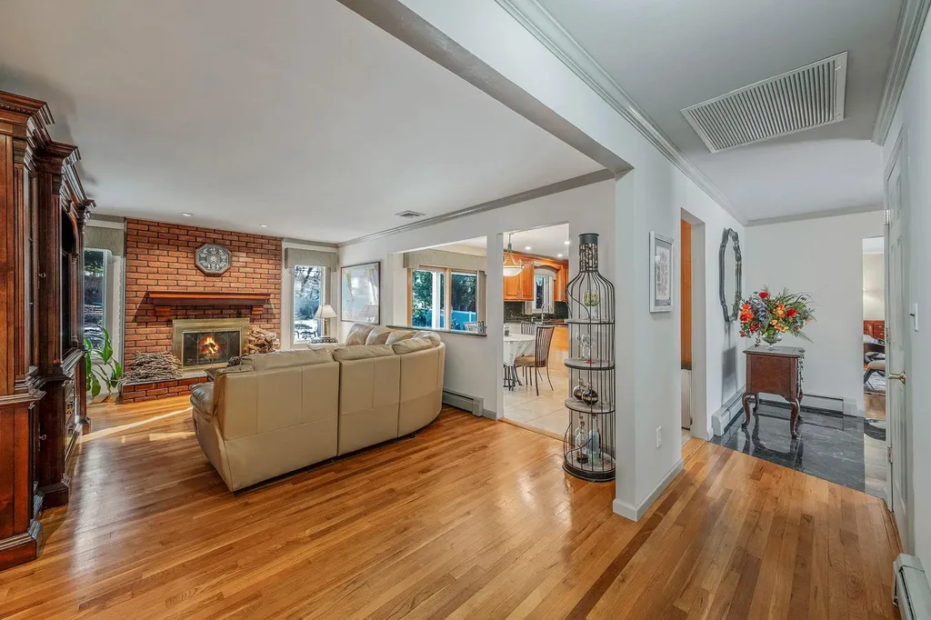 19 Burham Drive Smithtown NY 11787