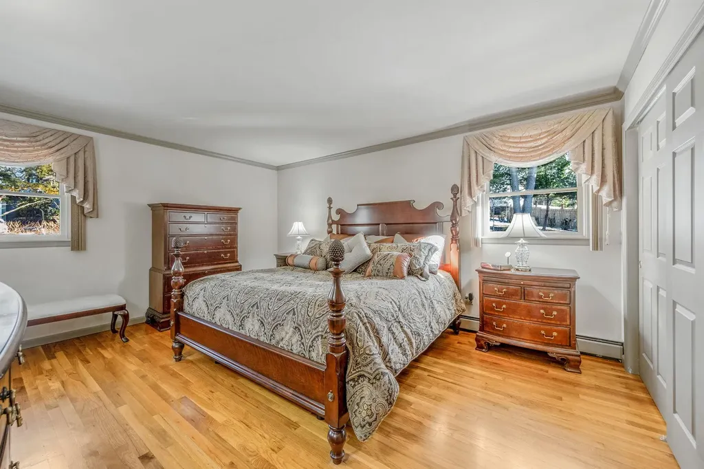 19 Burham Drive Smithtown NY 11787