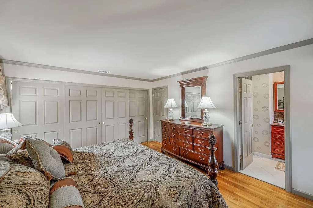 19 Burham Drive Smithtown NY 11787