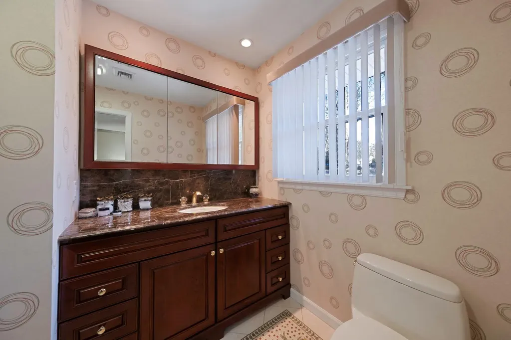 19 Burham Drive Smithtown NY 11787