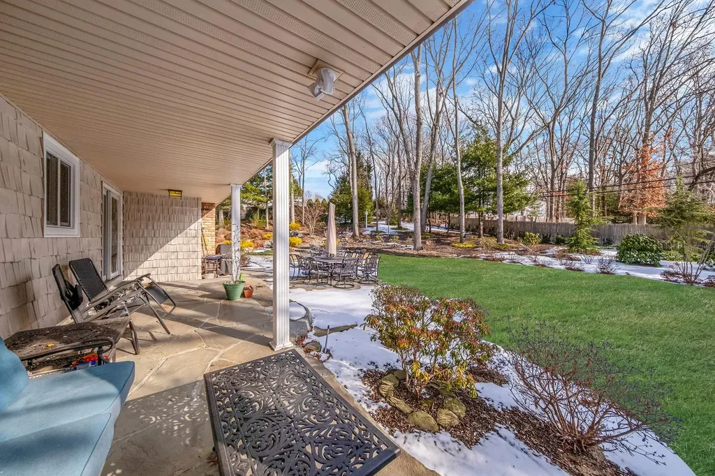 19 Burham Drive Smithtown NY 11787