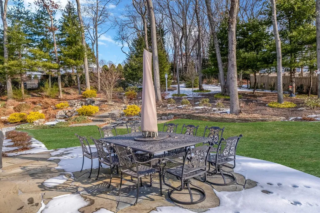 19 Burham Drive Smithtown NY 11787