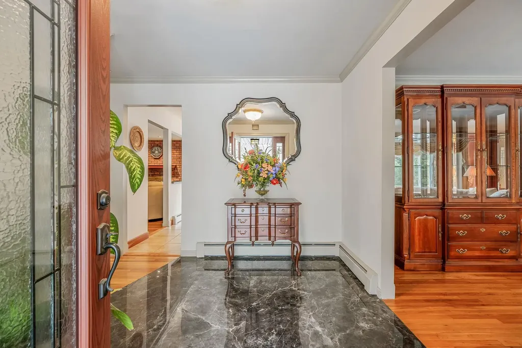 19 Burham Drive Smithtown NY 11787