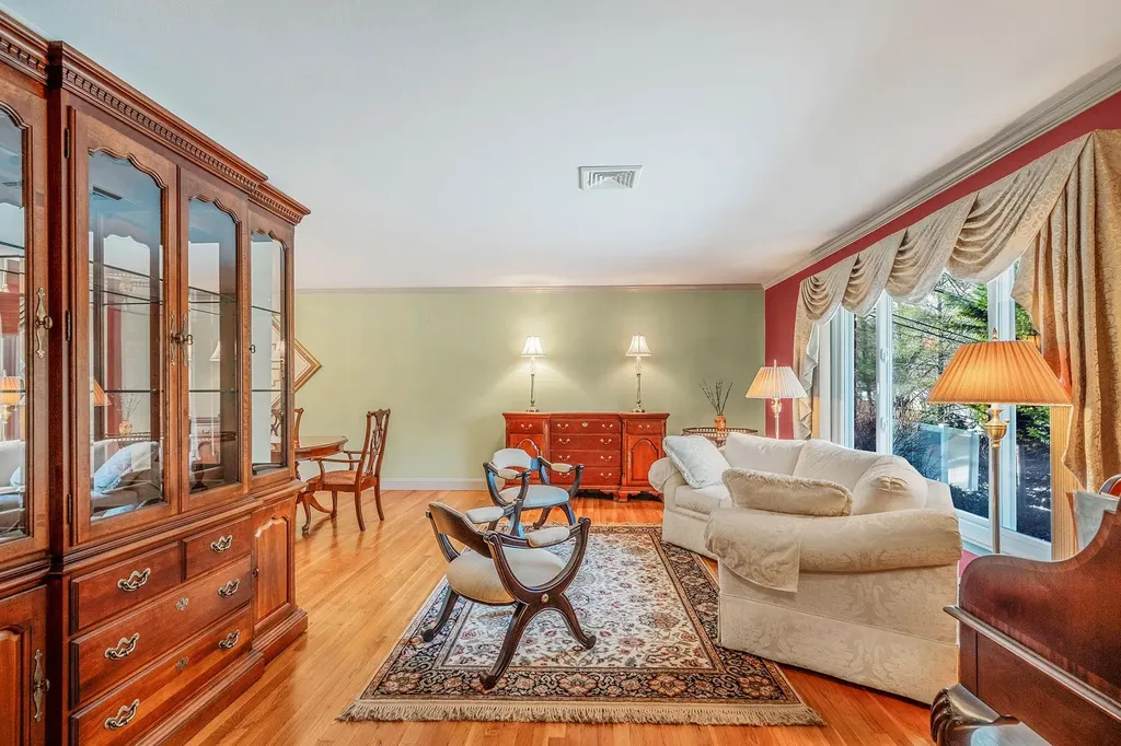 19 Burham Drive Smithtown NY 11787