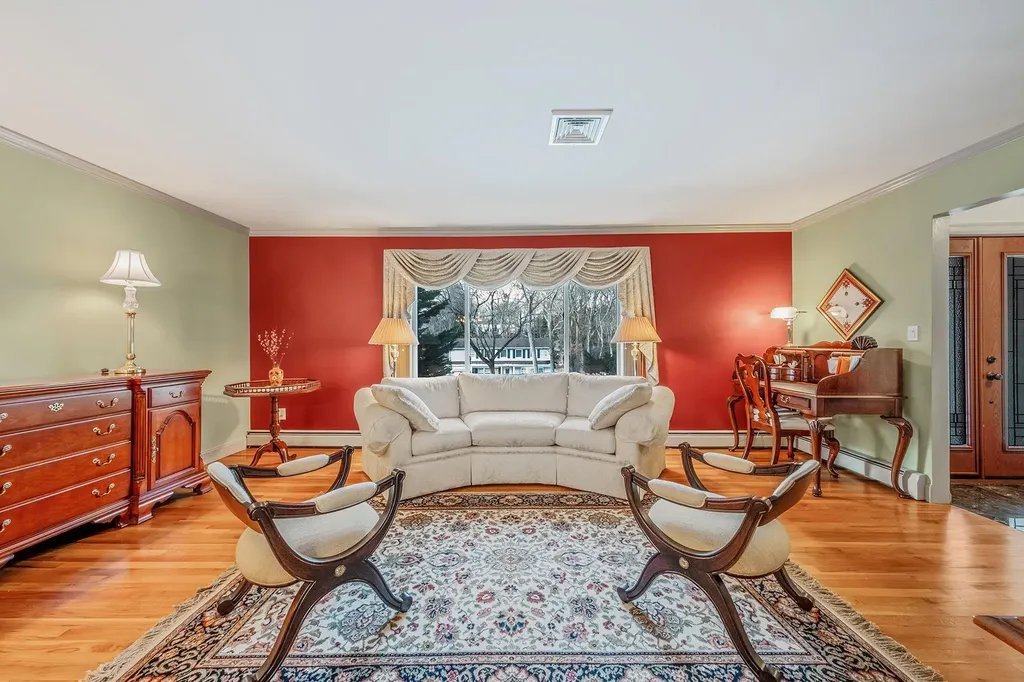 19 Burham Drive Smithtown NY 11787