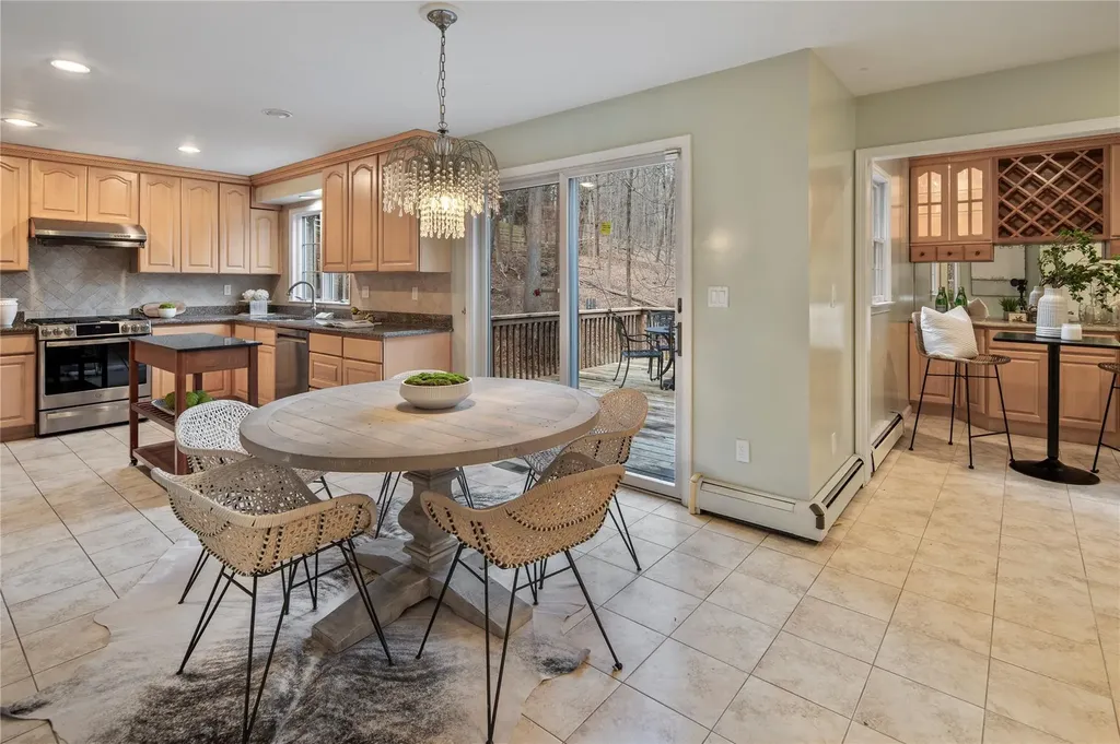 83 Indian Hill Road Mount Kisco NY 10549