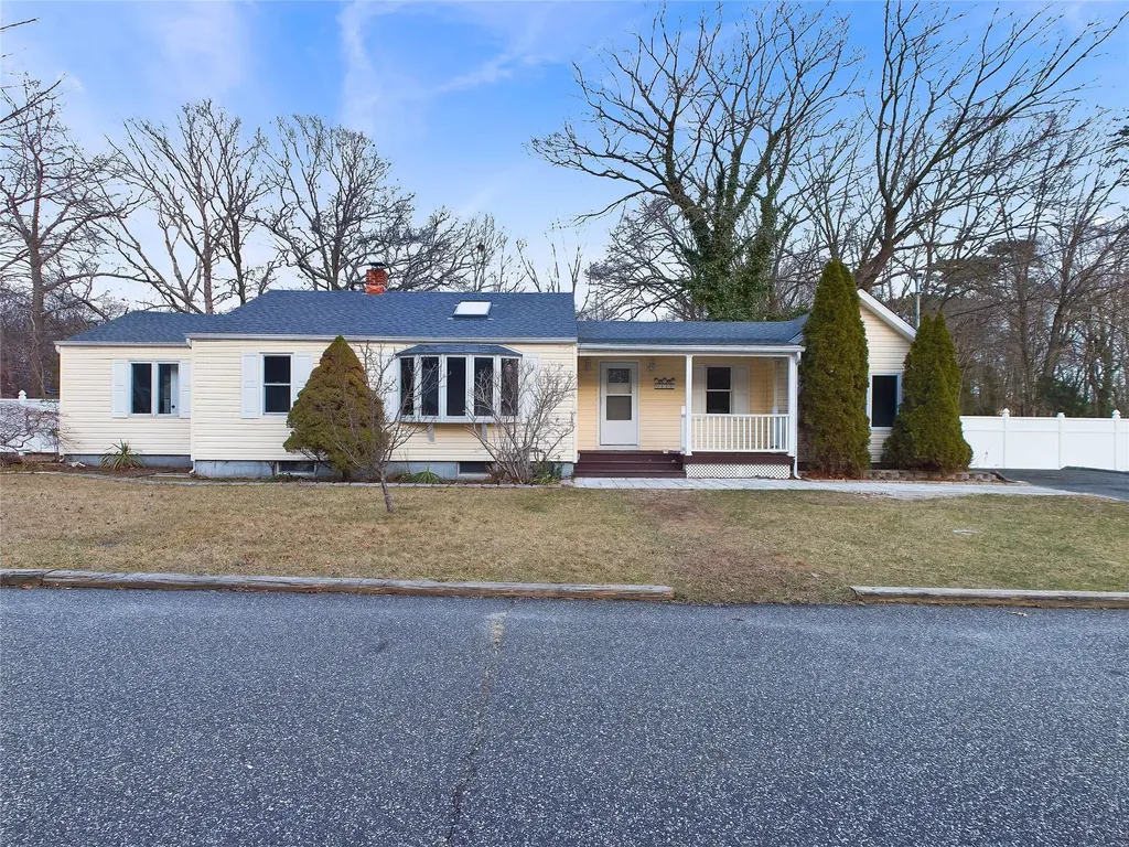 115 N Clinton Avenue Patchogue NY 11772