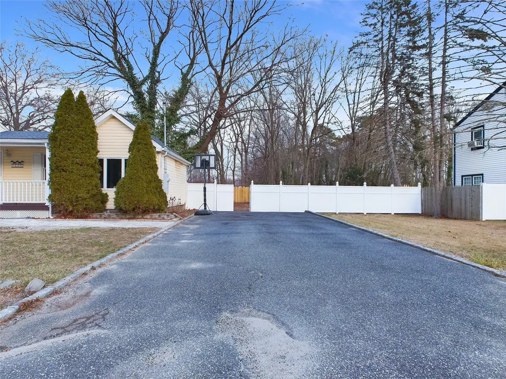 115 N Clinton Avenue Patchogue NY 11772
