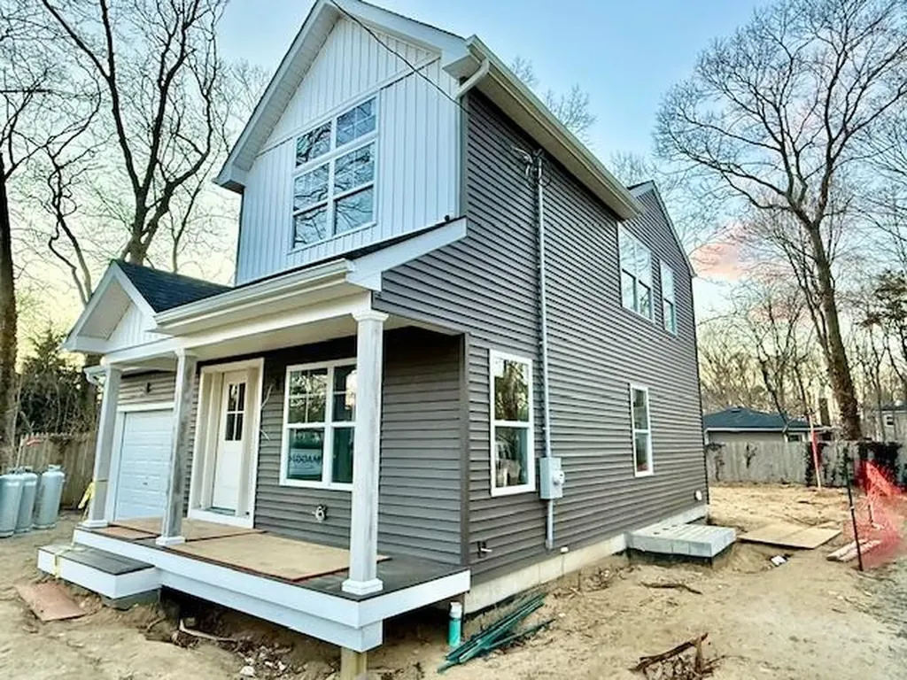 27 Pinewood Drive Brookhaven NY 11967
