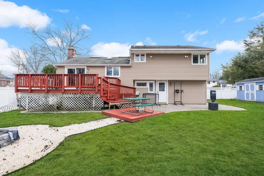 15 Richard Lane Syosset NY 11791