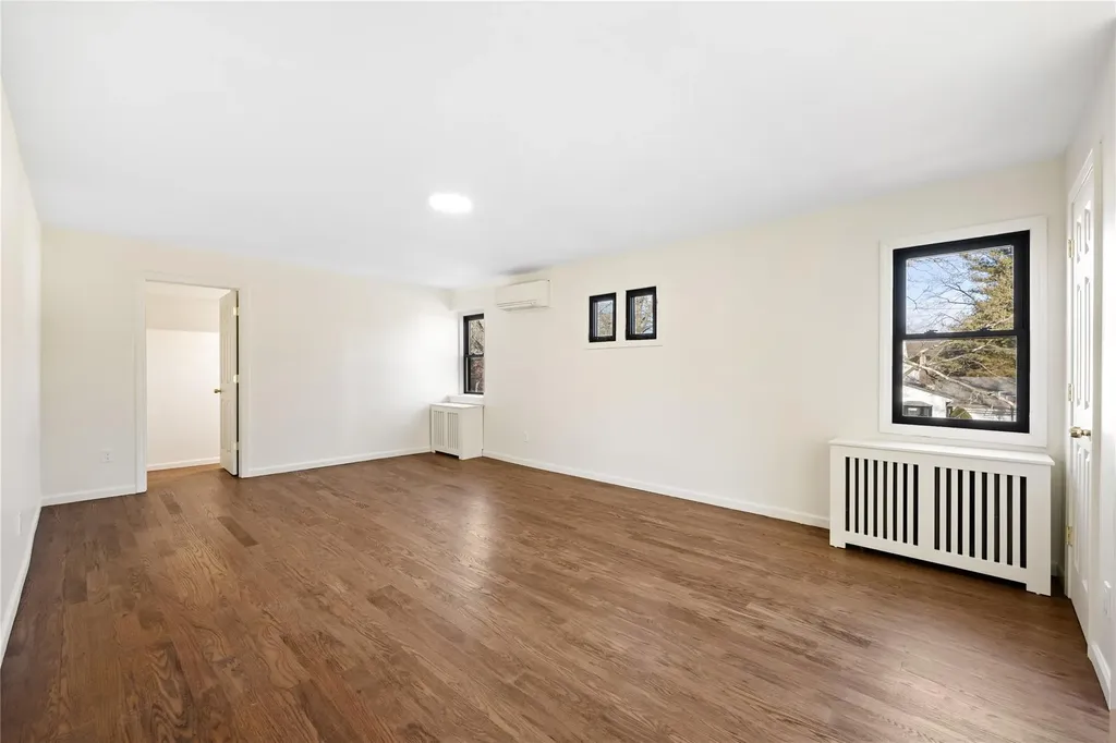 54 Iden Avenue Pelham NY 10803