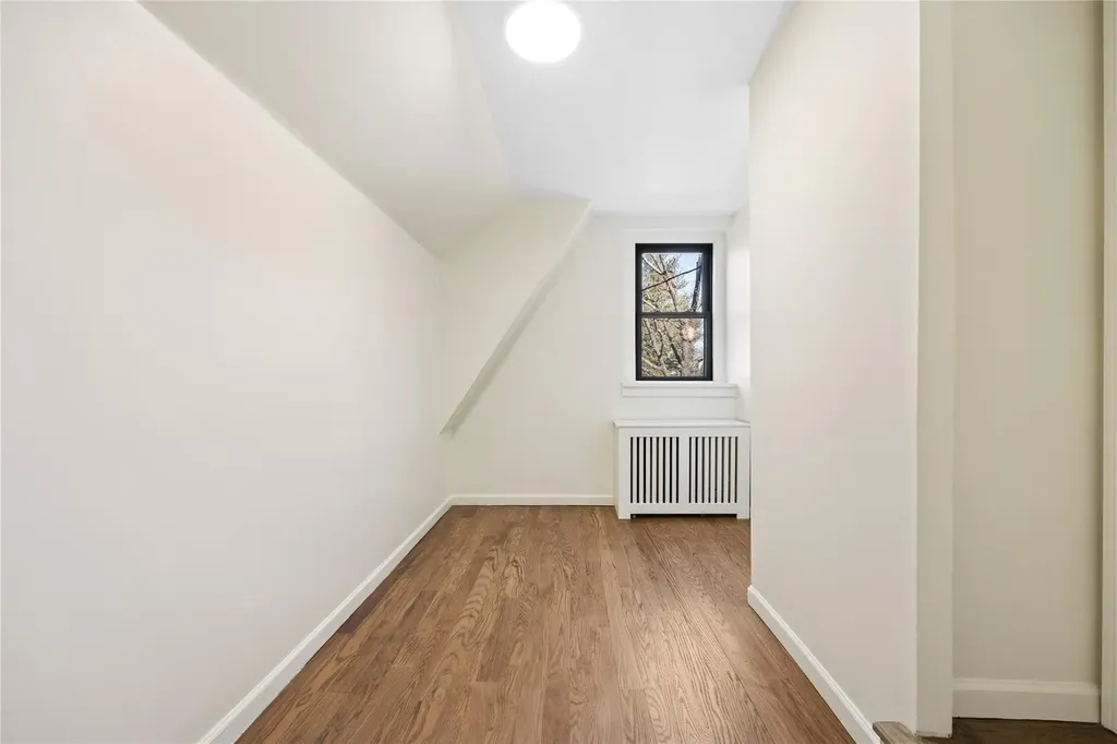 54 Iden Avenue Pelham NY 10803