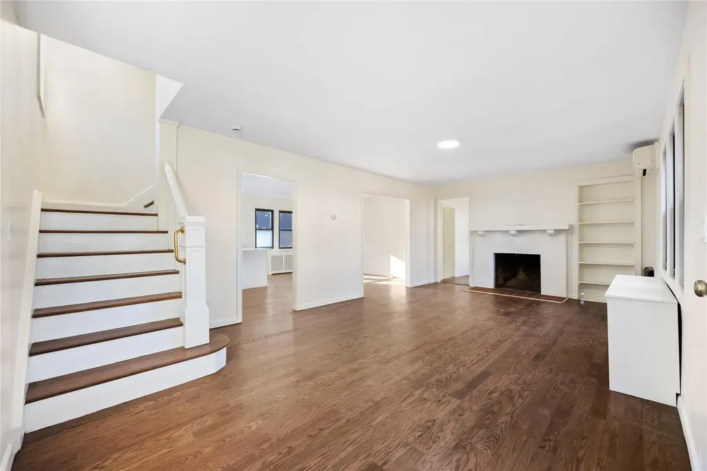 54 Iden Avenue Pelham NY 10803