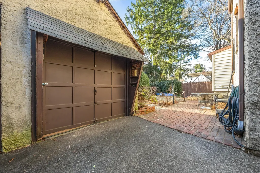 54 Iden Avenue Pelham NY 10803