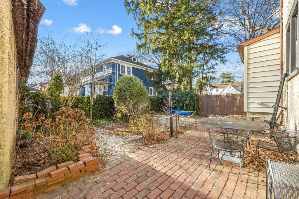 54 Iden Avenue Pelham NY 10803