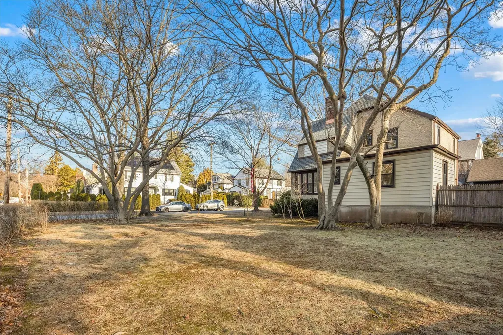 54 Iden Avenue Pelham NY 10803